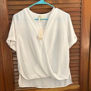 Japna Classic White V-Neck Blouse